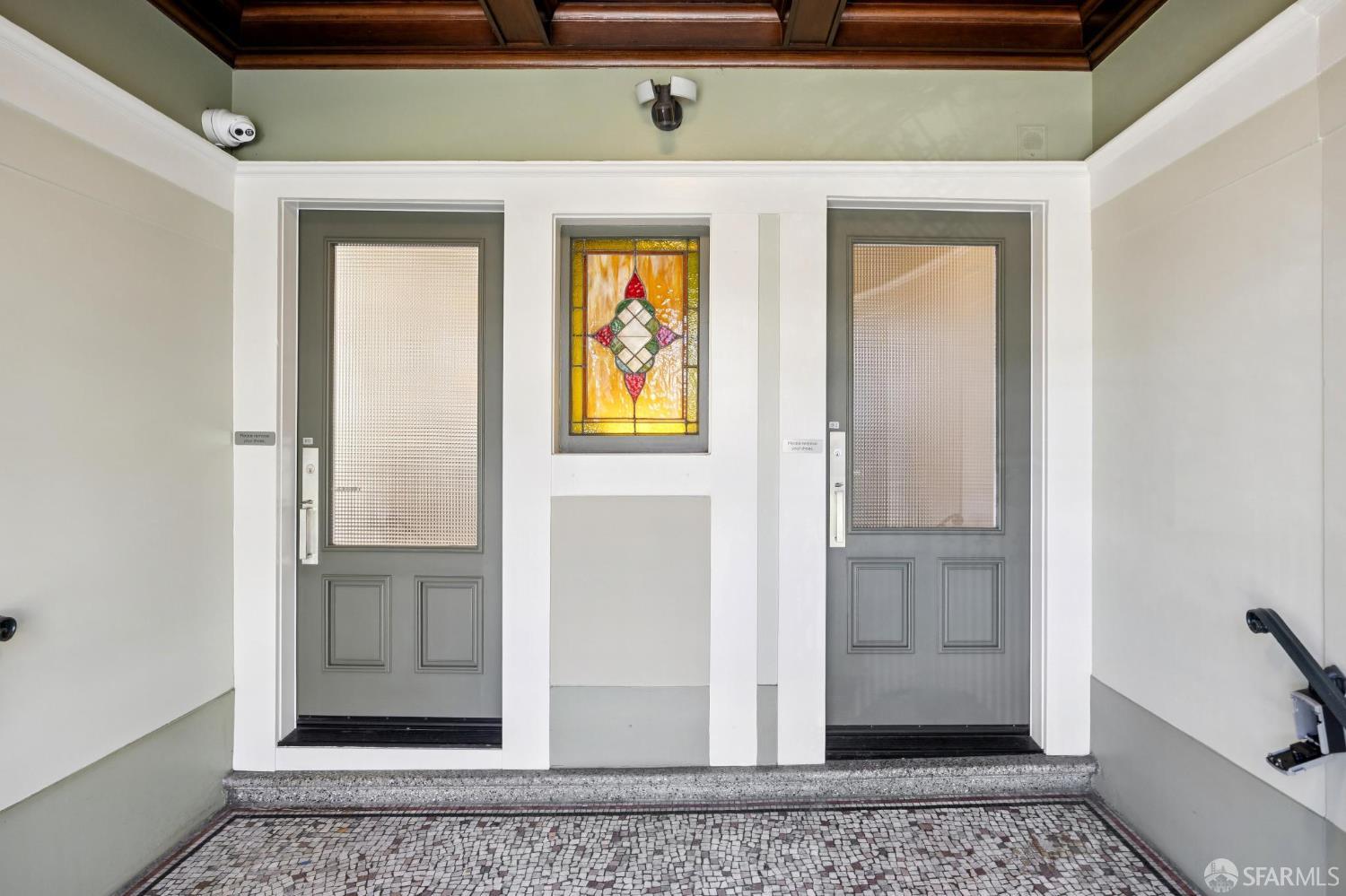 Detail Gallery Image 4 of 53 For 810 Dolores St, San Francisco,  CA 94110 - 3 Beds | 3 Baths