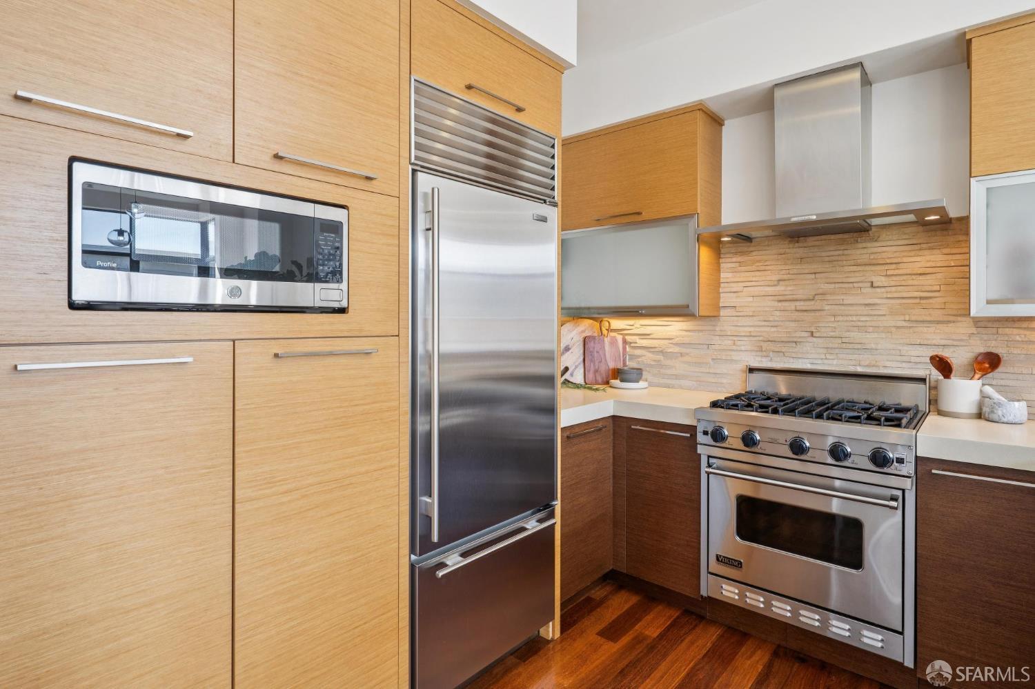 Detail Gallery Image 12 of 46 For 420 Bay St #C,  San Francisco,  CA 94133 - 3 Beds | 2/1 Baths