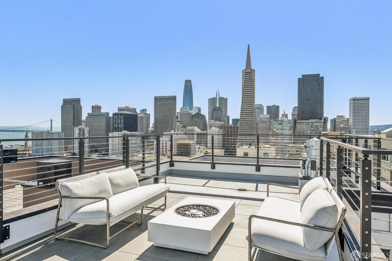 Detail Gallery Image 34 of 77 For 312 Green St, San Francisco,  CA 94122 - 5 Beds | 4/1 Baths