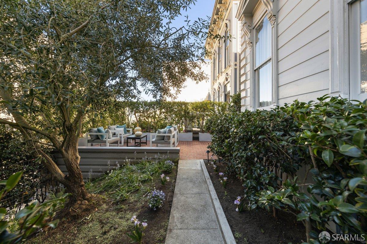 Detail Gallery Image 45 of 61 For 1913 Sacramento St, San Francisco,  CA 94109 - 3 Beds | 2/1 Baths