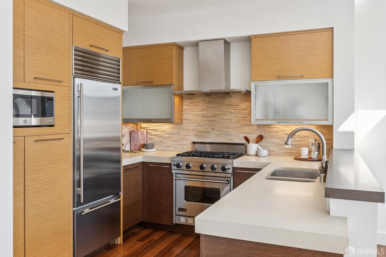 Detail Gallery Image 11 of 46 For 420 Bay St #C,  San Francisco,  CA 94133 - 3 Beds | 2/1 Baths