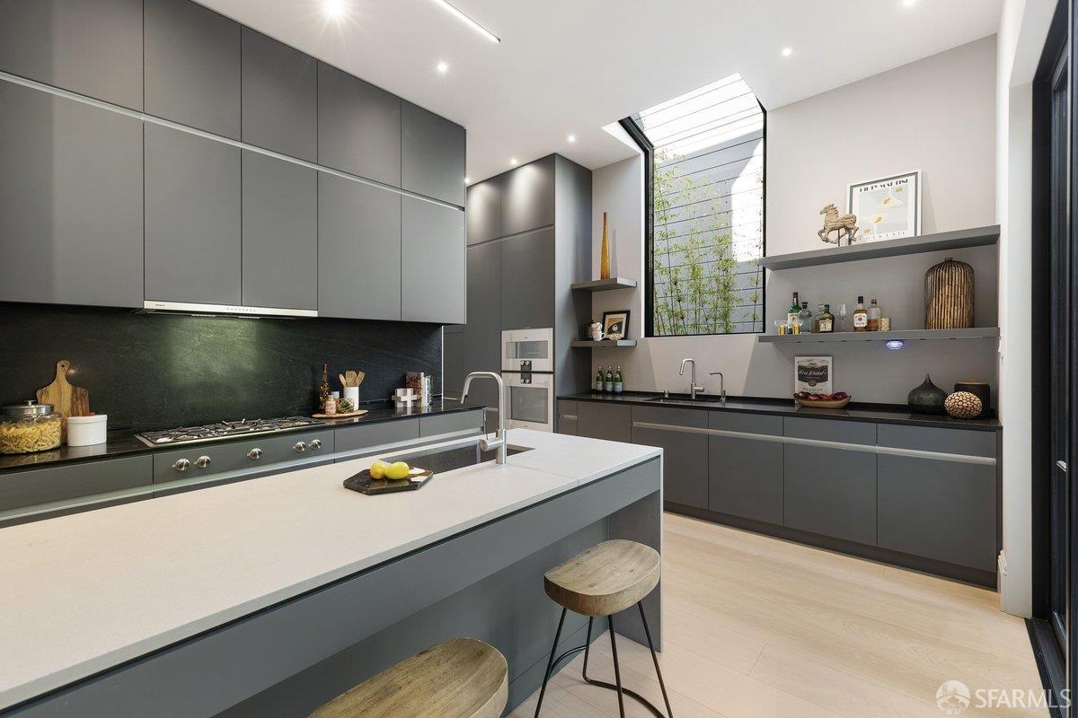 Detail Gallery Image 16 of 61 For 1913 Sacramento St, San Francisco,  CA 94109 - 3 Beds | 2/1 Baths