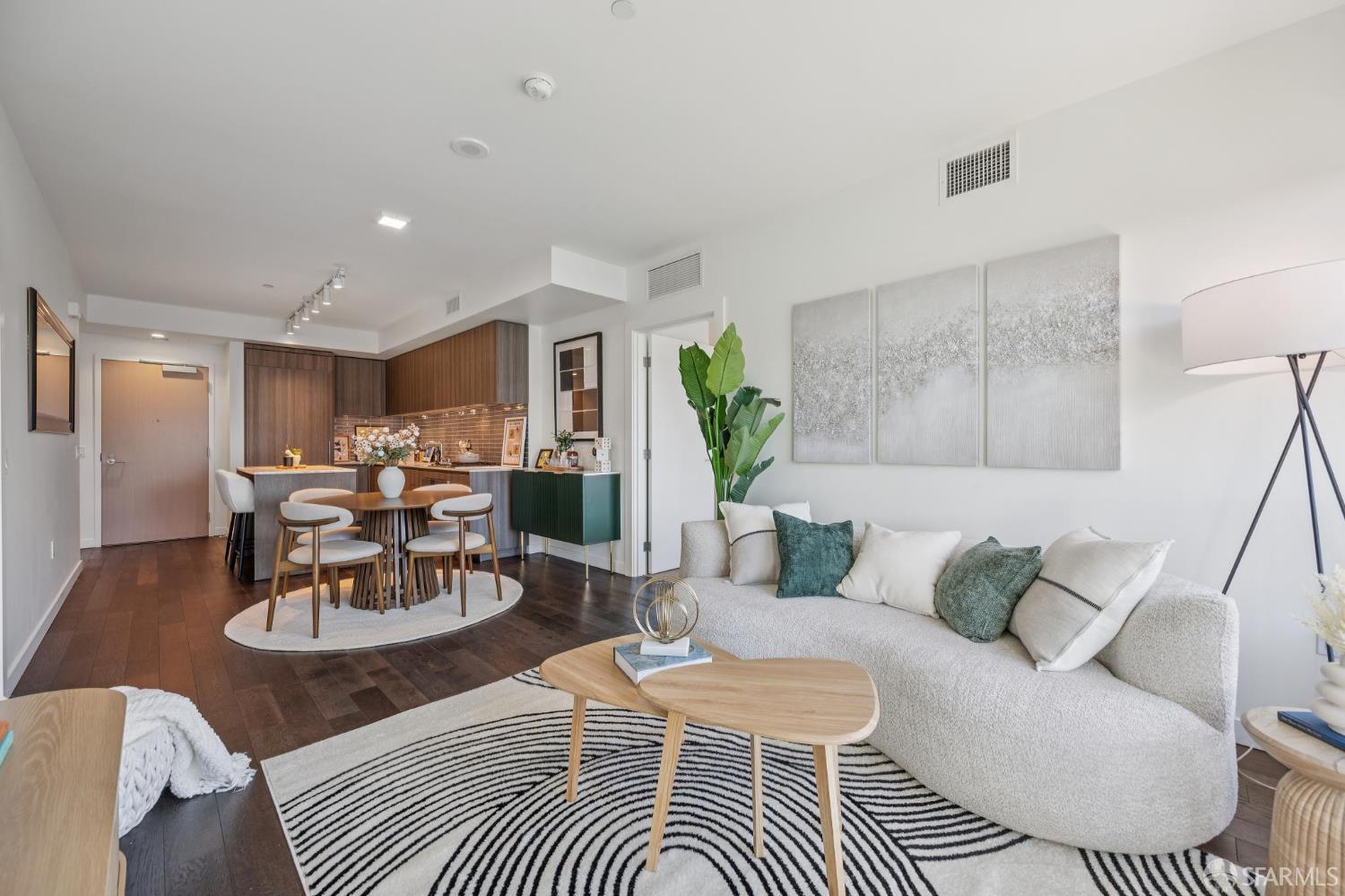 Photo #8: 426109528 Listing: Photo #8