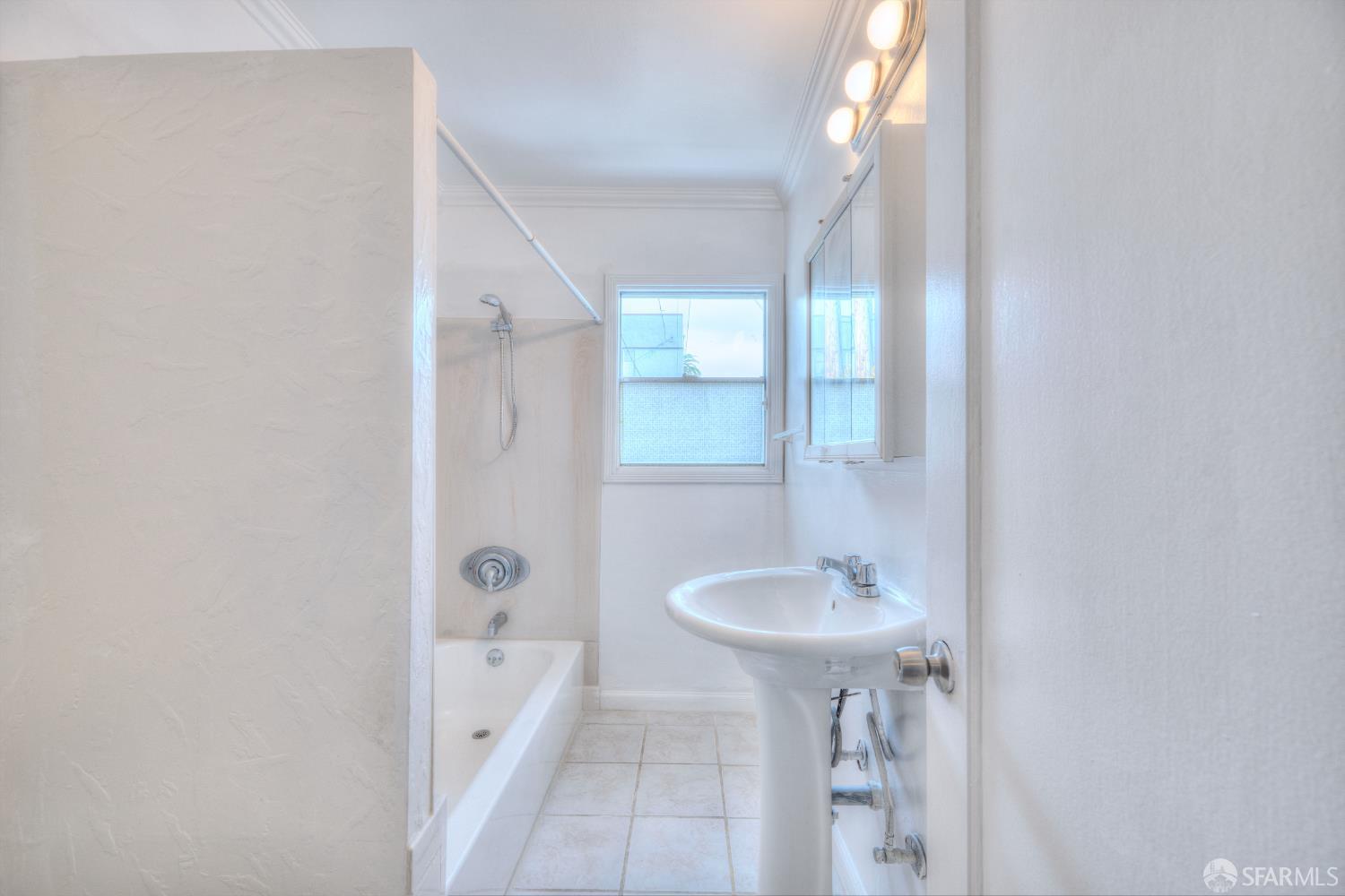 Detail Gallery Image 13 of 40 For 6029 Macarthur Blvd, Oakland,  CA 94605 - 7 Beds | 3 Baths