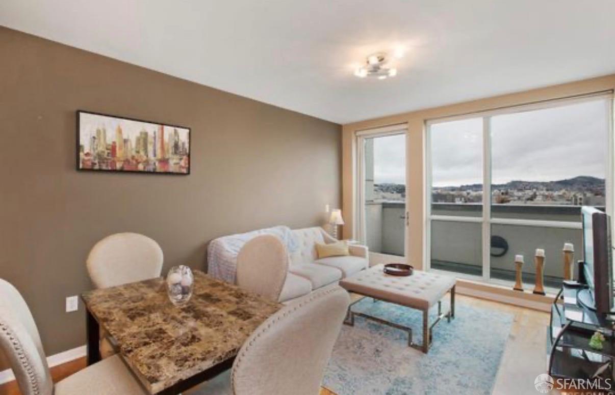 555 4th Street # 825