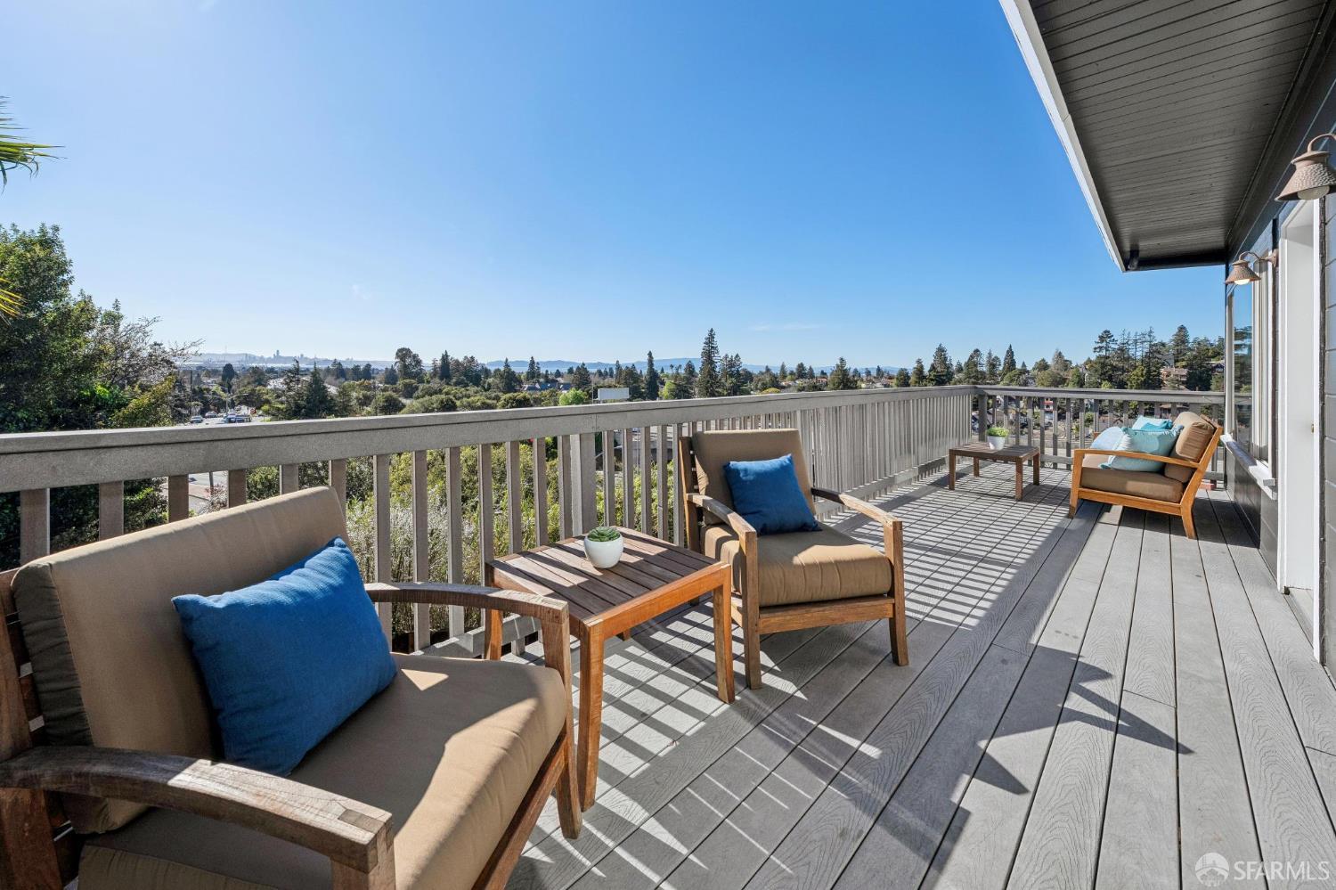 Detail Gallery Image 27 of 51 For 6189 Margarido Dr, Oakland,  CA 94618 - 3 Beds | 2/1 Baths
