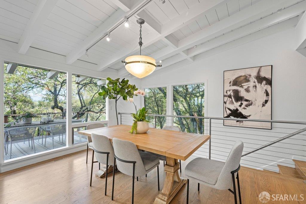 Detail Gallery Image 16 of 98 For 25 Siesta Ct, Portola Valley,  CA 94028 - 5 Beds | 3/1 Baths