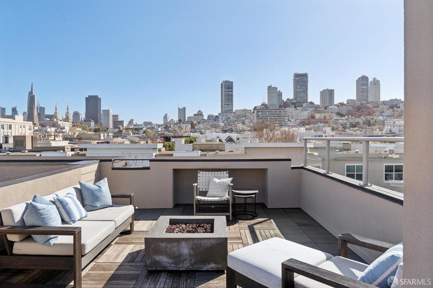 Detail Gallery Image 19 of 46 For 420 Bay St #C,  San Francisco,  CA 94133 - 3 Beds | 2/1 Baths