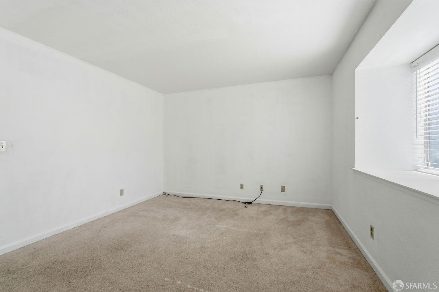 Detail Gallery Image 7 of 25 For 21564 Meekland Ave #2,  Hayward,  CA 94541 - 2 Beds | 1/1 Baths