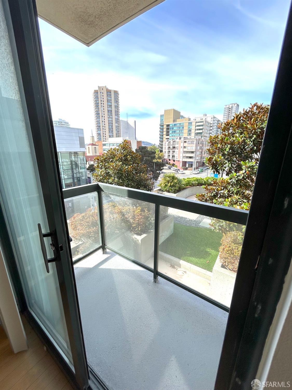 Detail Gallery Image 5 of 16 For 1 Daniel Burnham Ct #204,  San Francisco,  CA 94109 - 1 Beds | 1 Baths