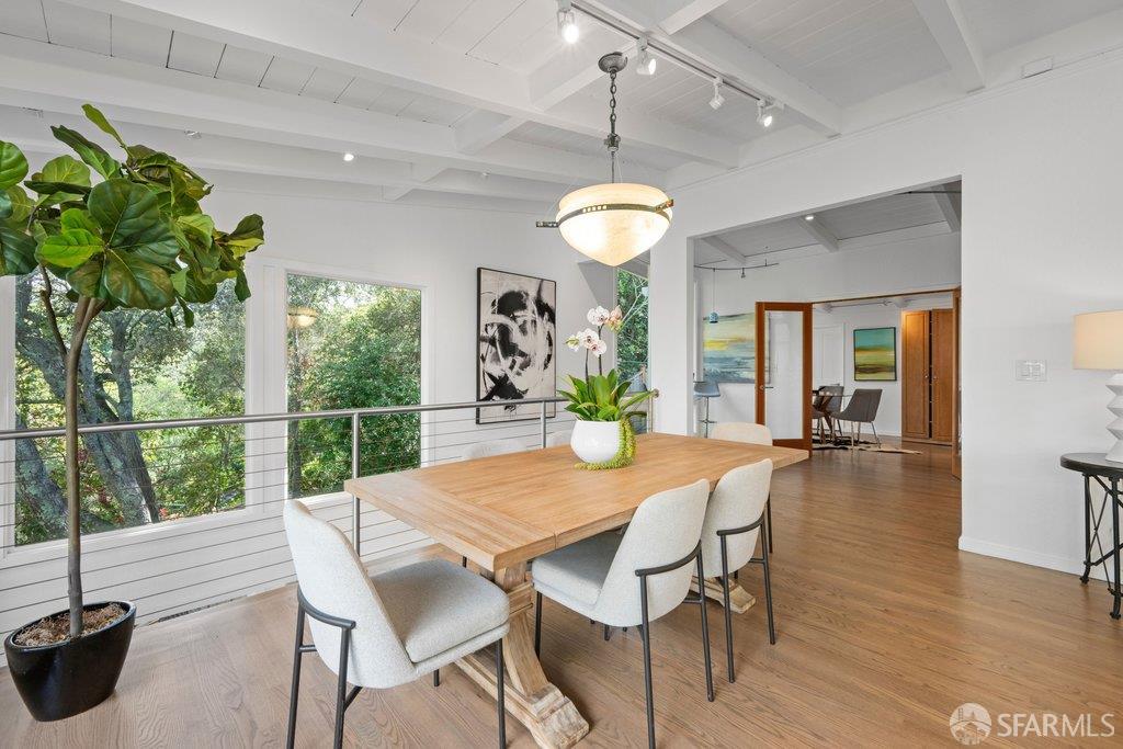 Detail Gallery Image 14 of 98 For 25 Siesta Ct, Portola Valley,  CA 94028 - 5 Beds | 3/1 Baths