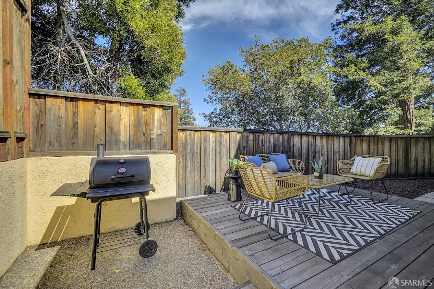 Detail Gallery Image 21 of 46 For 1595 Fifth Ave, Belmont,  CA 94002 - 3 Beds | 2/1 Baths