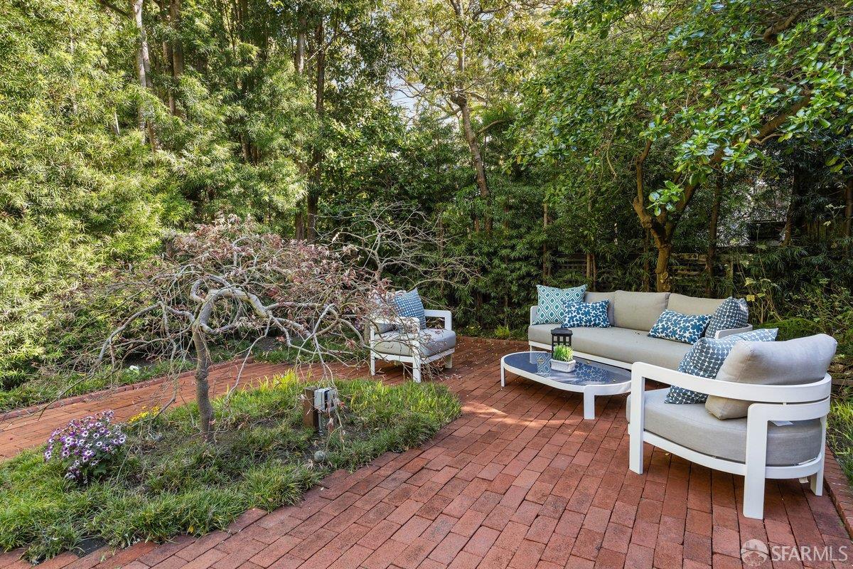 Detail Gallery Image 26 of 61 For 1913 Sacramento St, San Francisco,  CA 94109 - 3 Beds | 2/1 Baths