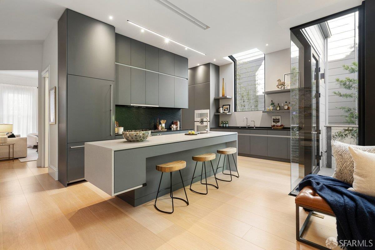 Detail Gallery Image 13 of 61 For 1913 Sacramento St, San Francisco,  CA 94109 - 3 Beds | 2/1 Baths