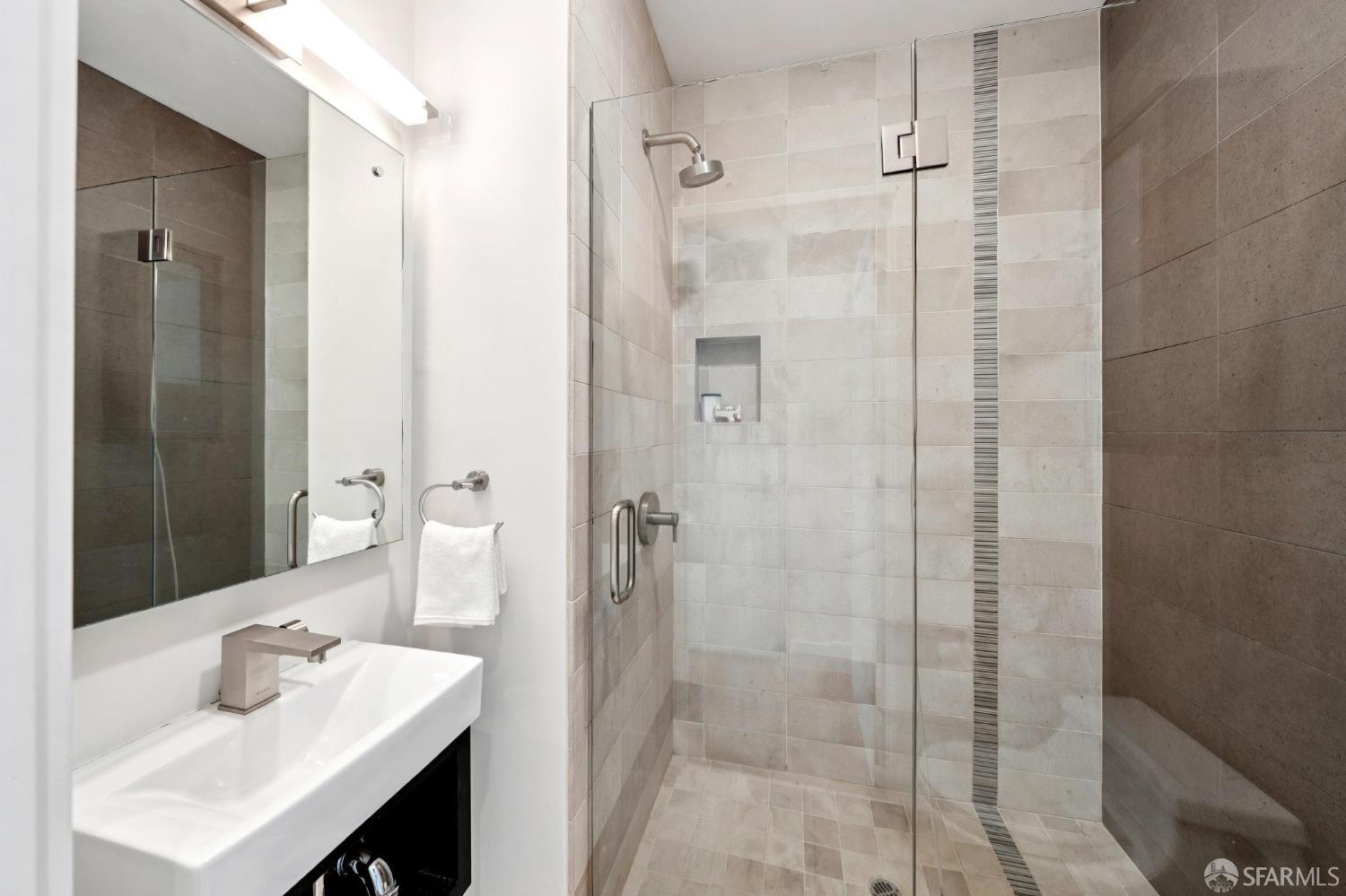 Detail Gallery Image 32 of 46 For 420 Bay St #C,  San Francisco,  CA 94133 - 3 Beds | 2/1 Baths