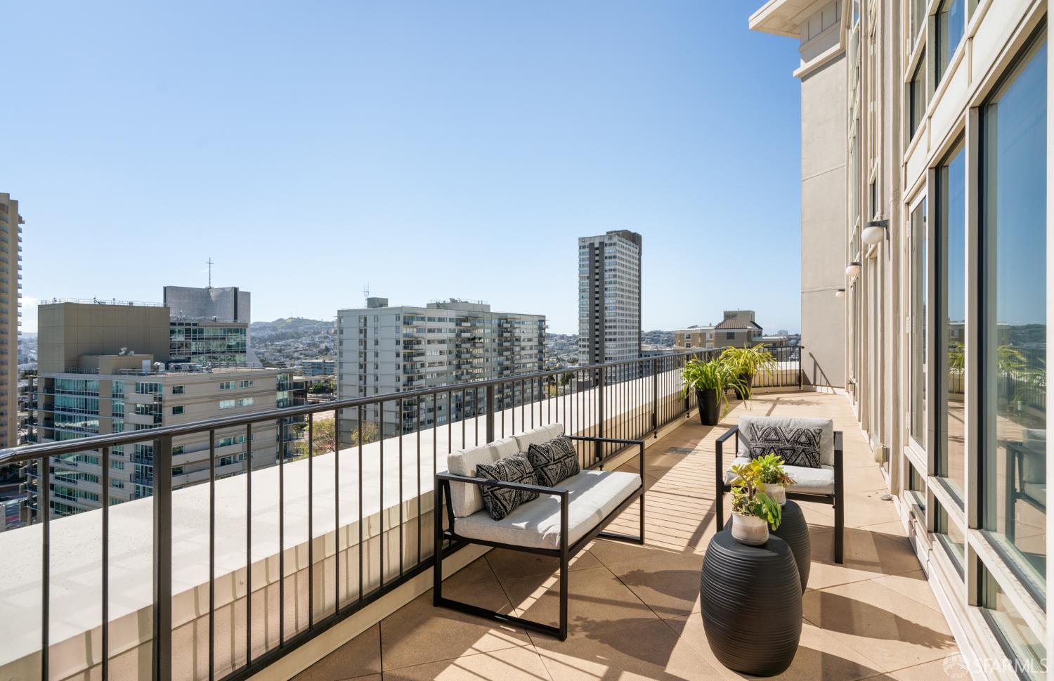 Detail Gallery Image 12 of 34 For 1483 Sutter St #1505,  San Francisco,  CA 94109 - 3 Beds | 2/1 Baths