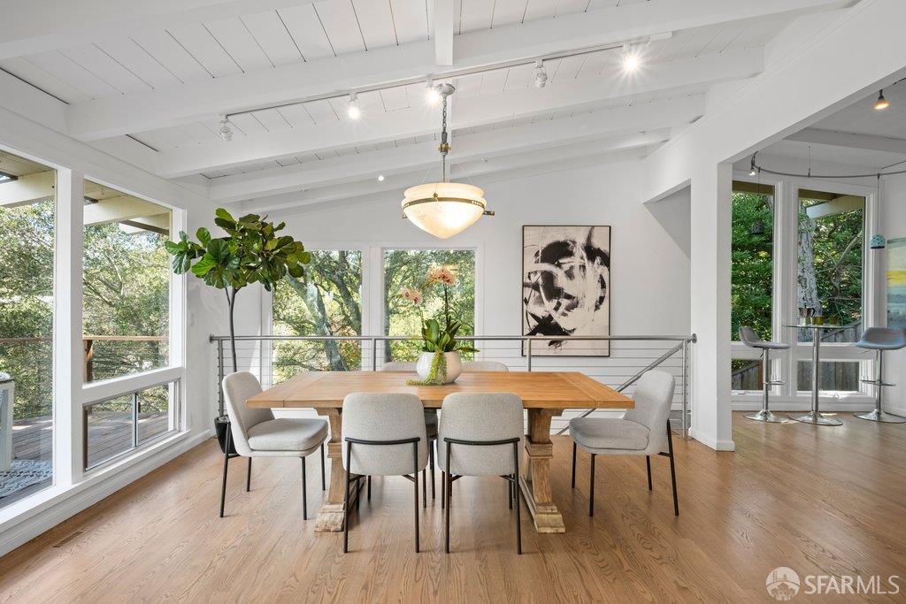 Detail Gallery Image 15 of 98 For 25 Siesta Ct, Portola Valley,  CA 94028 - 5 Beds | 3/1 Baths