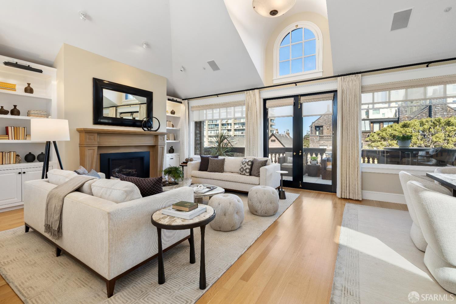 Detail Gallery Image 9 of 40 For 1041 Vallejo St, San Francisco,  CA 94133 - 3 Beds | 2/1 Baths