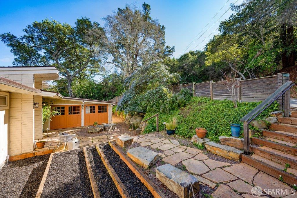 Detail Gallery Image 5 of 98 For 25 Siesta Ct, Portola Valley,  CA 94028 - 5 Beds | 3/1 Baths