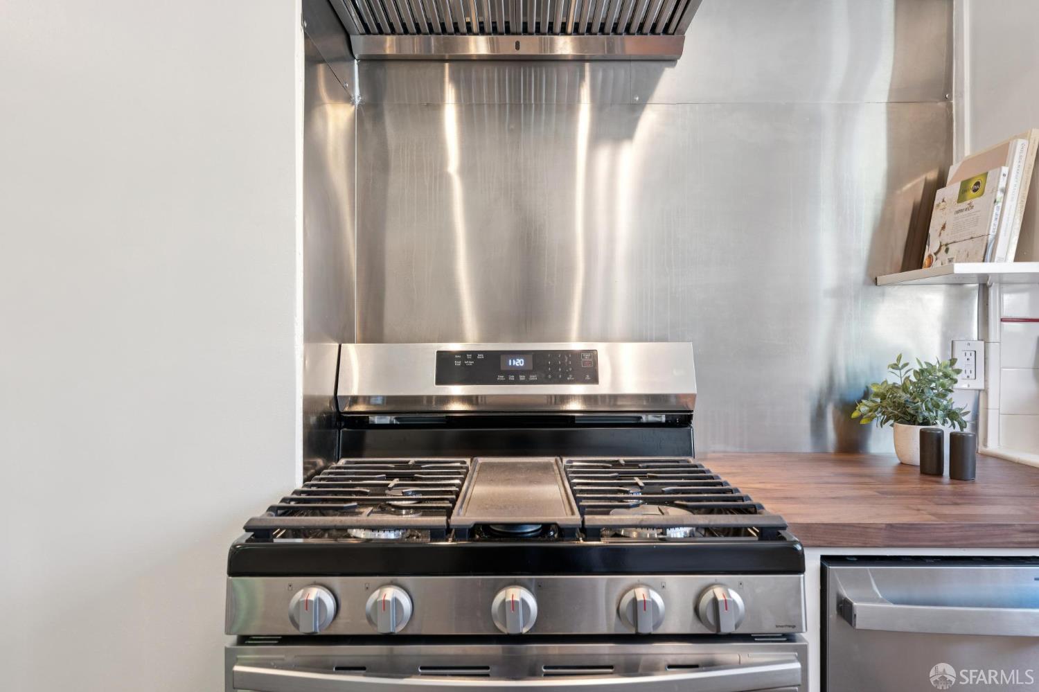 Detail Gallery Image 10 of 54 For 242 Thiers St, Daly City,  CA 94014 - 3 Beds | 1 Baths