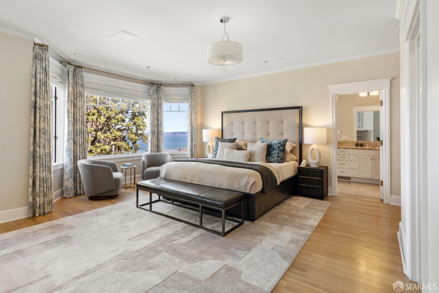 Detail Gallery Image 6 of 40 For 1041 Vallejo St, San Francisco,  CA 94133 - 3 Beds | 2/1 Baths