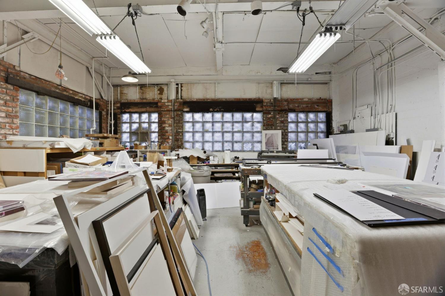 Detail Gallery Image 2 of 10 For 22 Russ St, San Francisco,  CA 94103 - – Beds | – Baths