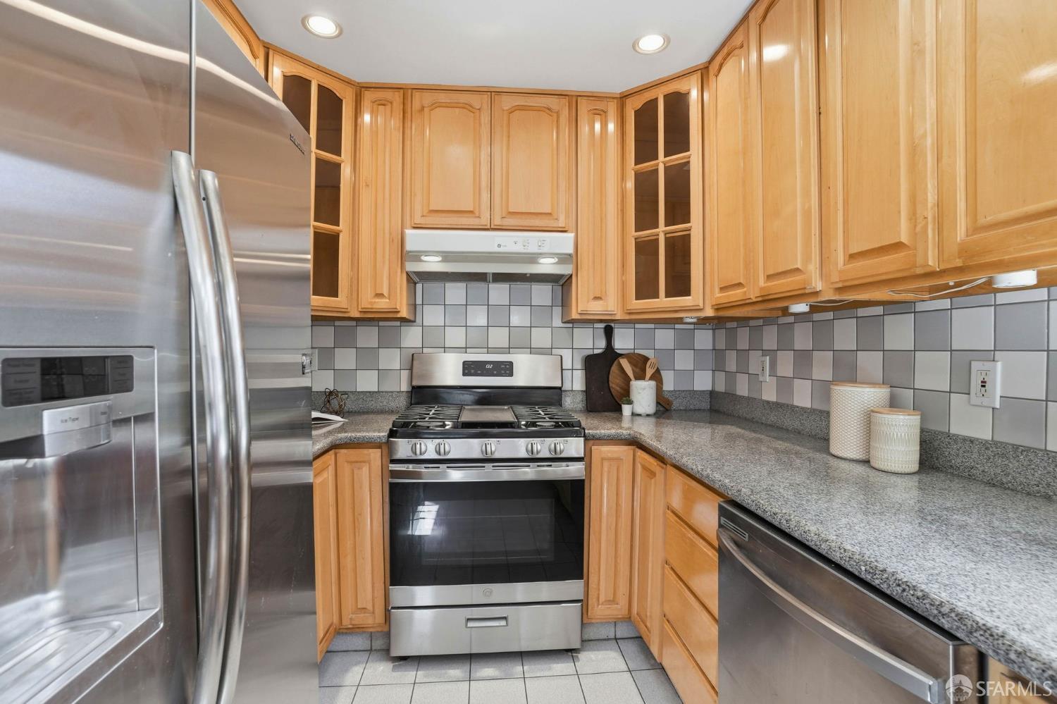 Detail Gallery Image 10 of 42 For 1801 Geneva Ave, San Francisco,  CA 94134 - 3 Beds | 2 Baths