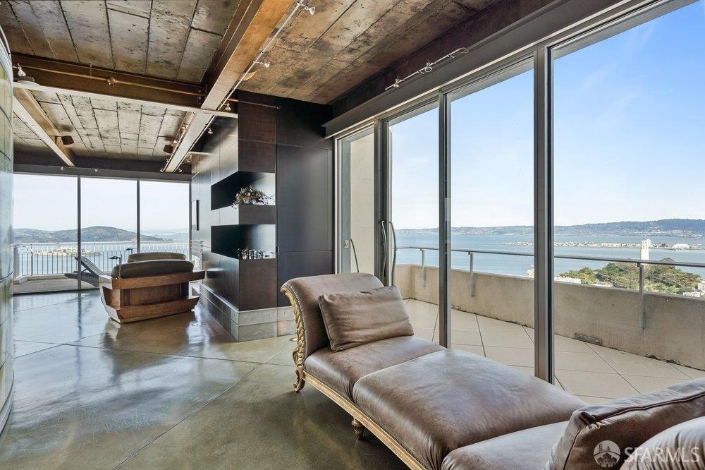 Photo #4: 425073701 Listing: Photo #4