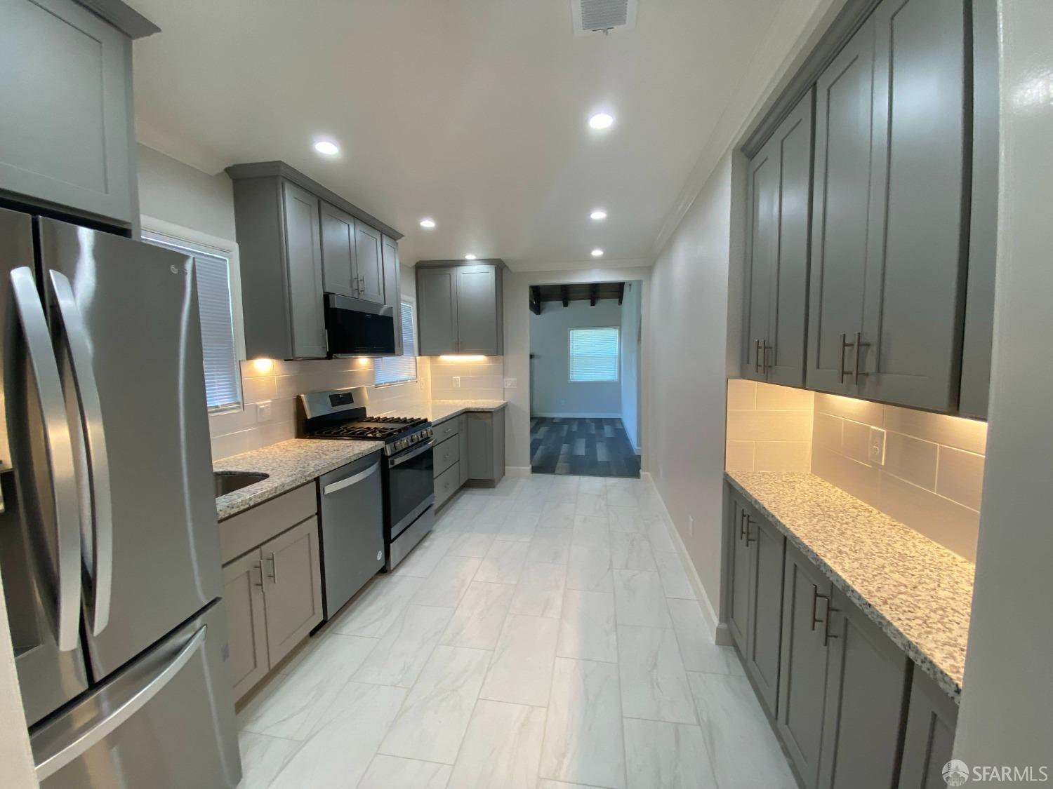 Detail Gallery Image 9 of 15 For 5601 Glenn Ave, San Pablo,  CA 94806 - 3 Beds | 2 Baths