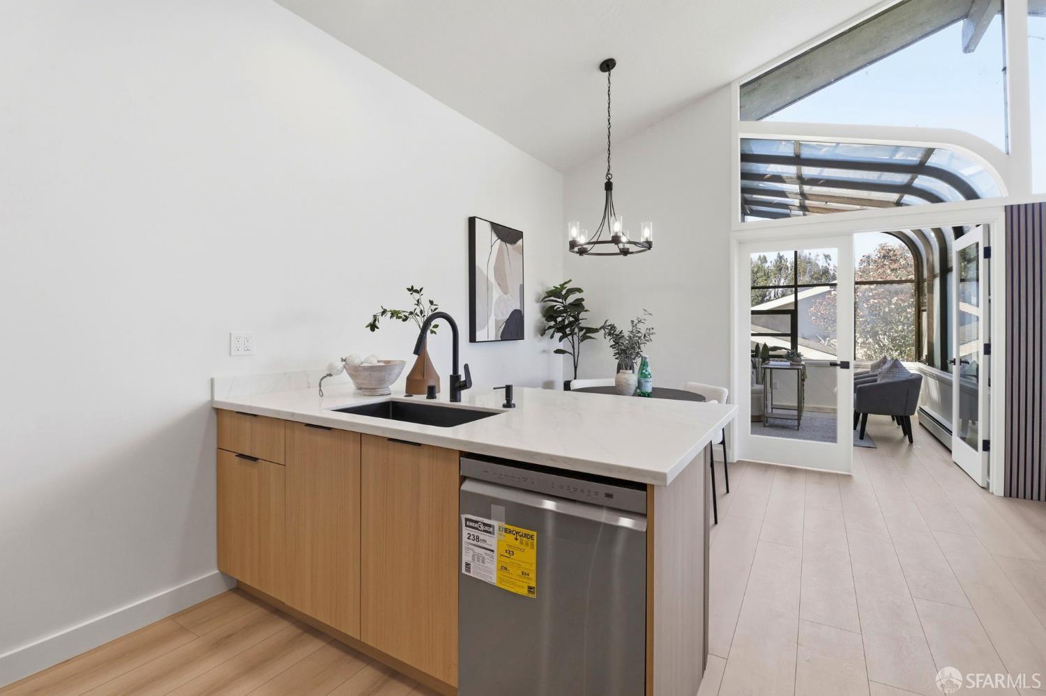 Detail Gallery Image 12 of 53 For 265 Vallejo Ct, Millbrae,  CA 94030 - 3 Beds | 2 Baths