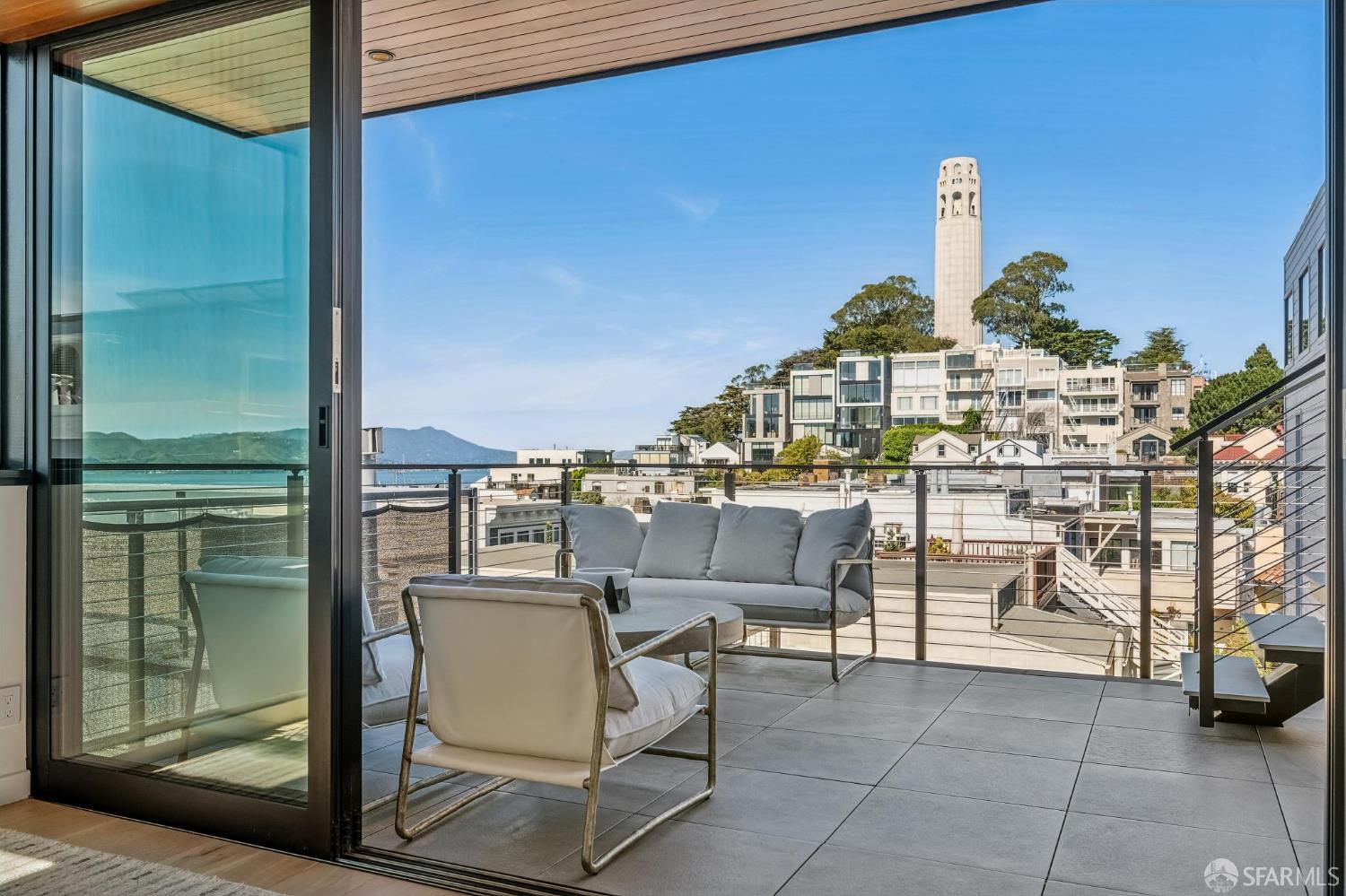 Detail Gallery Image 23 of 77 For 312 Green St, San Francisco,  CA 94122 - 5 Beds | 4/1 Baths