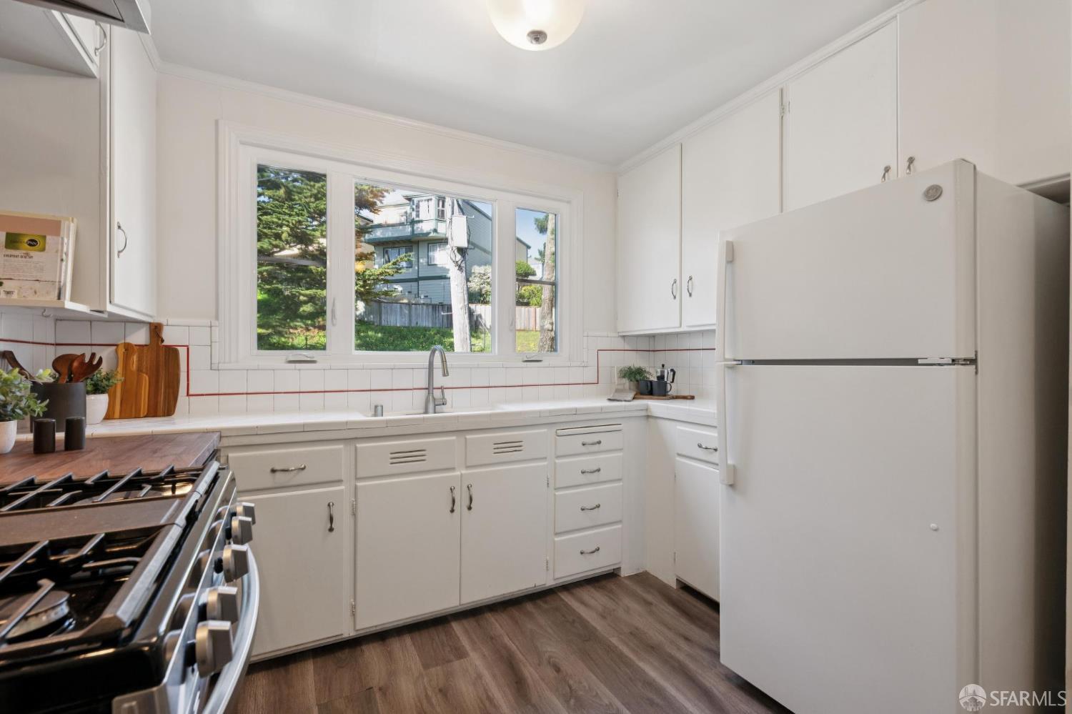 Detail Gallery Image 11 of 54 For 242 Thiers St, Daly City,  CA 94014 - 3 Beds | 1 Baths