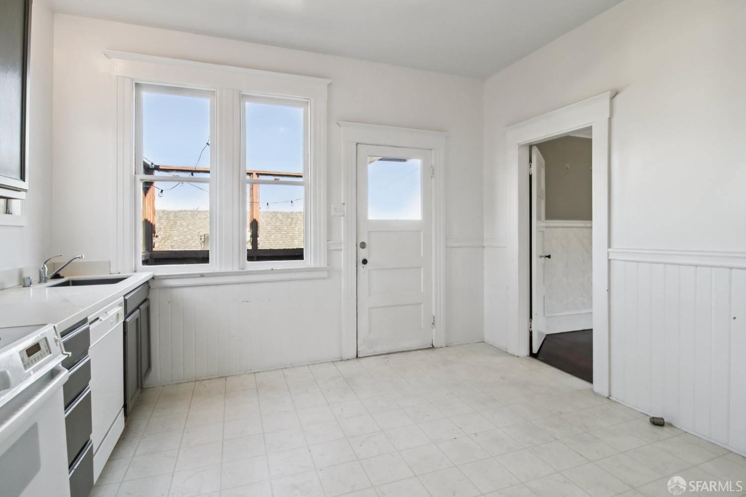 Detail Gallery Image 7 of 63 For 4 Norwich St, San Francisco,  CA 94110 - 3 Beds | 2 Baths