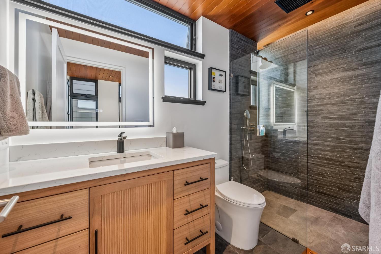 Detail Gallery Image 38 of 77 For 312 Green St, San Francisco,  CA 94122 - 5 Beds | 4/1 Baths