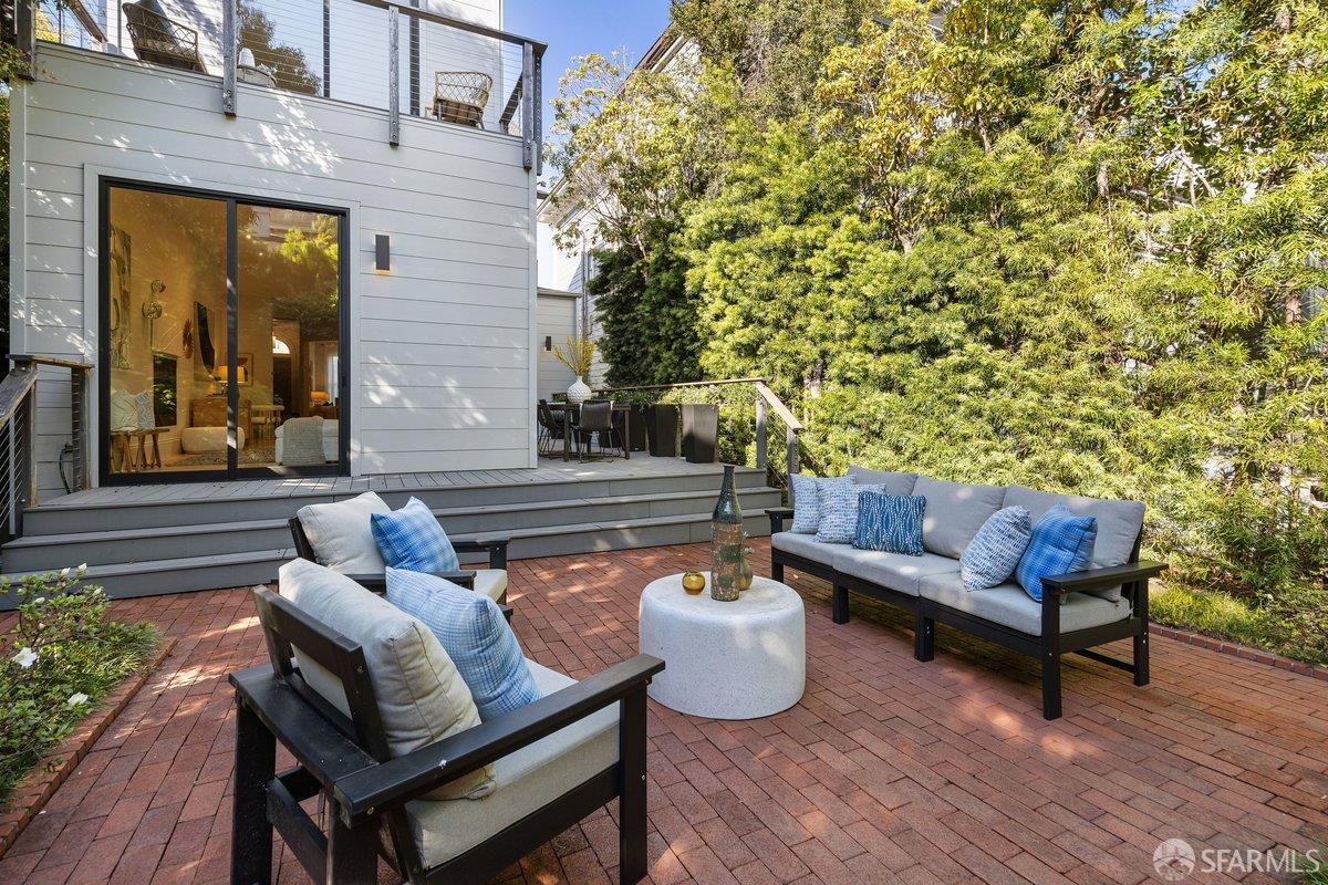 Detail Gallery Image 28 of 61 For 1913 Sacramento St, San Francisco,  CA 94109 - 3 Beds | 2/1 Baths