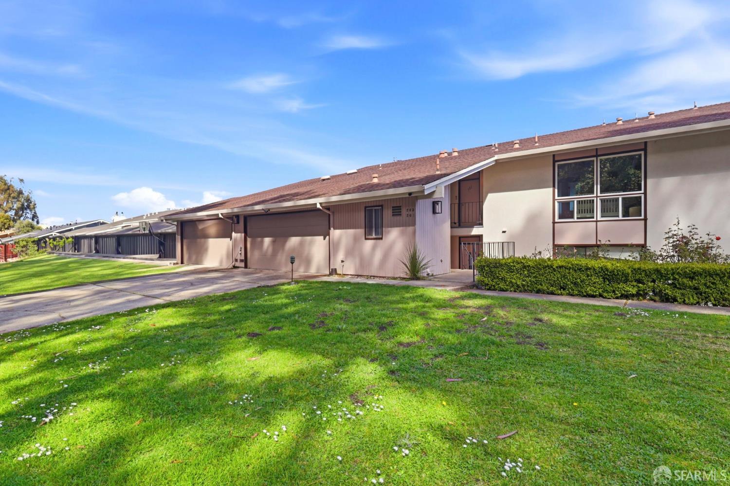 Detail Gallery Image 3 of 53 For 265 Vallejo Ct, Millbrae,  CA 94030 - 3 Beds | 2 Baths