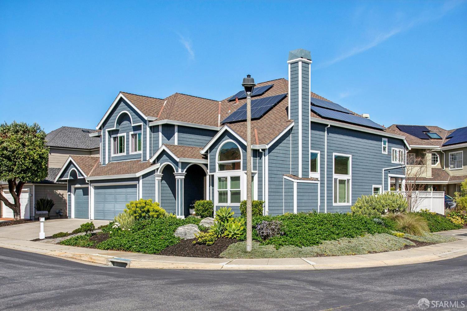 Detail Gallery Image 2 of 67 For 116 Eagle Trace Dr, Half Moon Bay,  CA 94019 - 5 Beds | 3/1 Baths