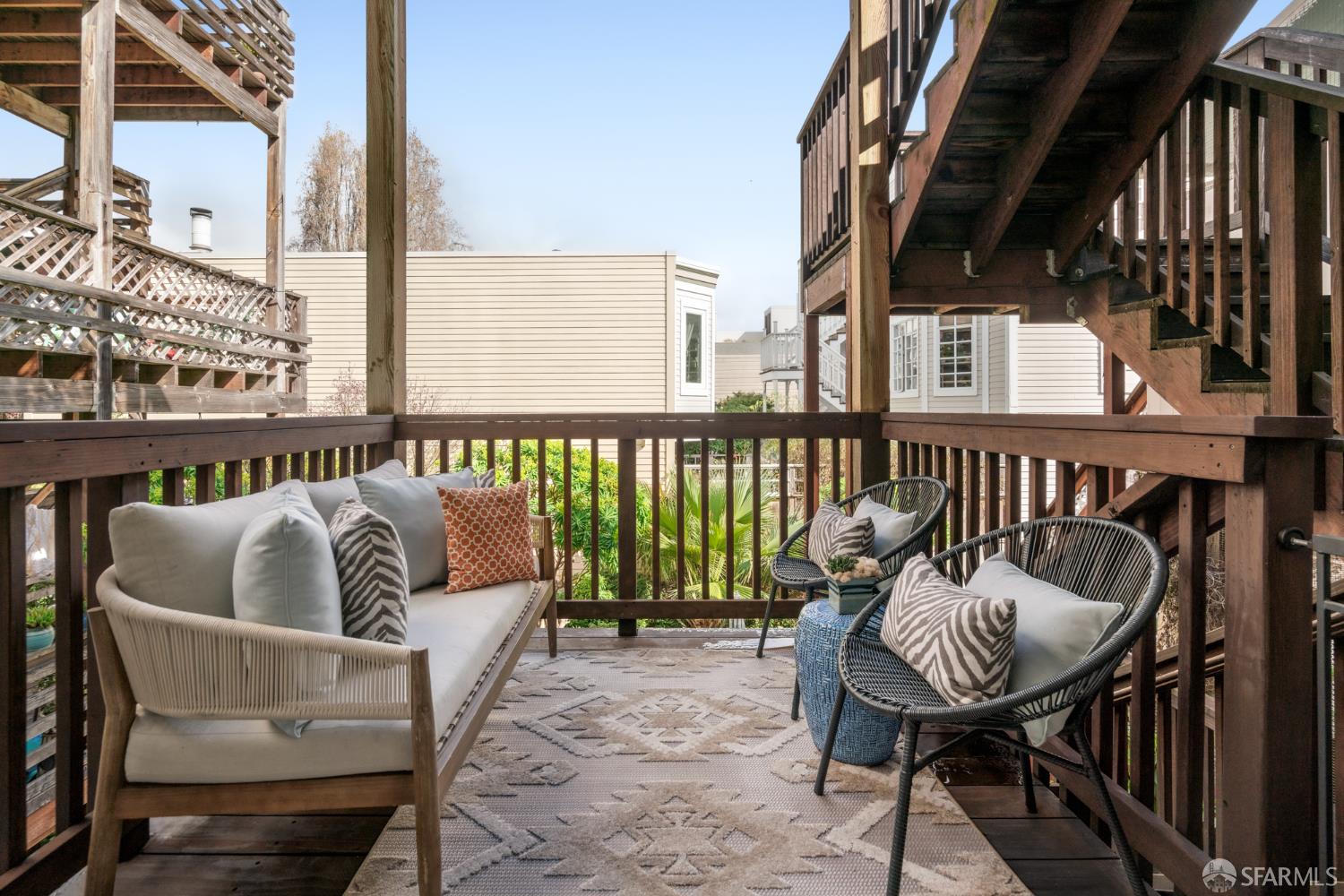 Detail Gallery Image 30 of 35 For 487 Sanchez St, San Francisco,  CA 94114 - 2 Beds | 1 Baths