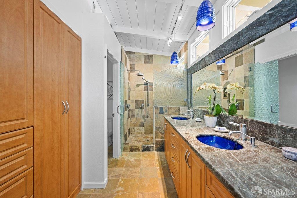Detail Gallery Image 40 of 98 For 25 Siesta Ct, Portola Valley,  CA 94028 - 5 Beds | 3/1 Baths