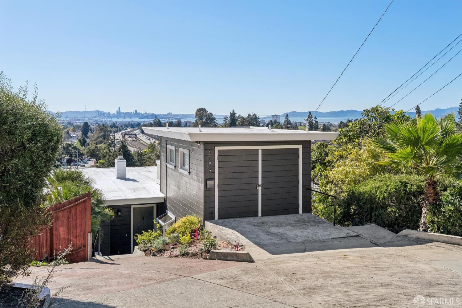 Detail Gallery Image 2 of 51 For 6189 Margarido Dr, Oakland,  CA 94618 - 3 Beds | 2/1 Baths