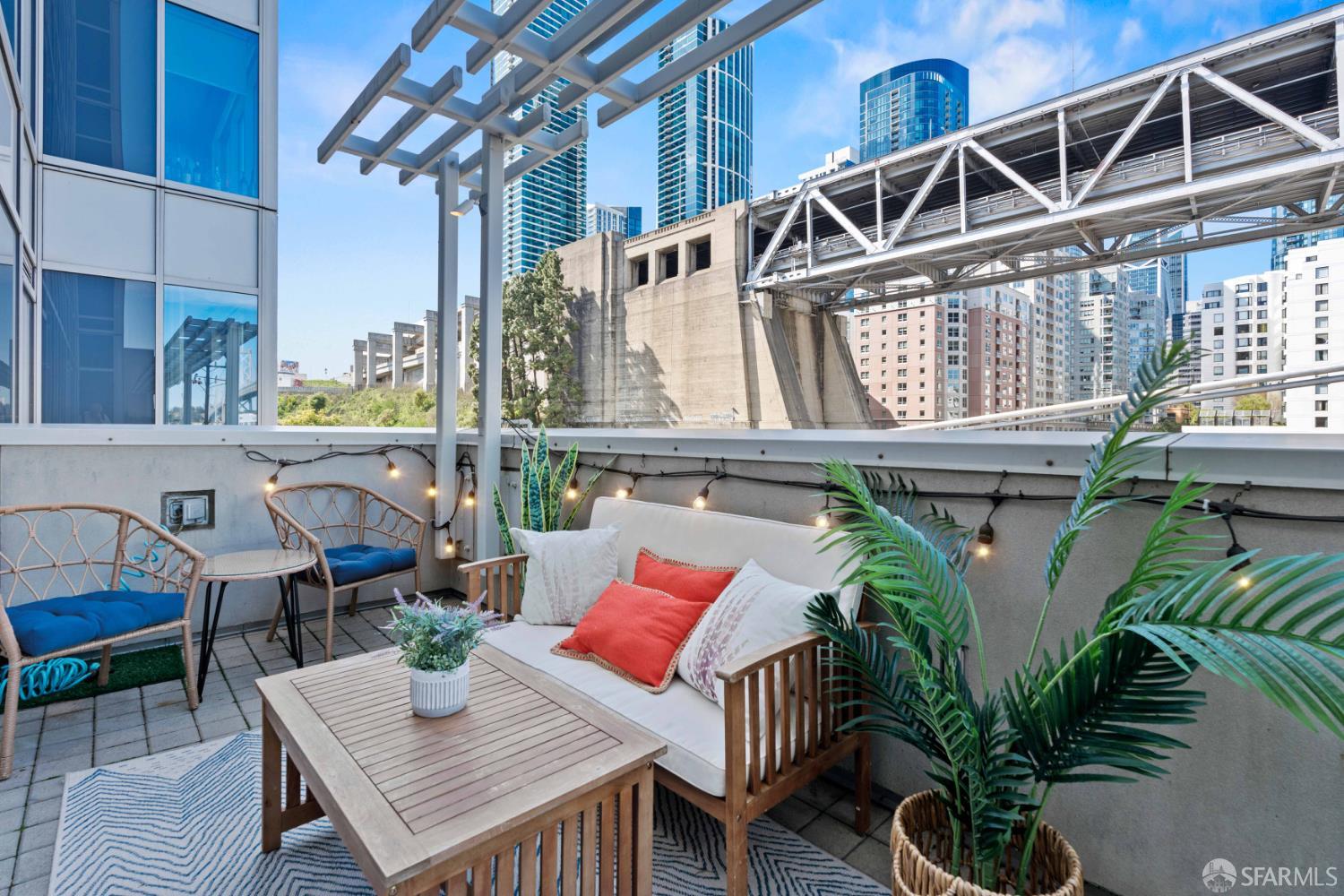 Detail Gallery Image 3 of 63 For 501 Beale St 4d,  San Francisco,  CA 94105 - 1 Beds | 1 Baths