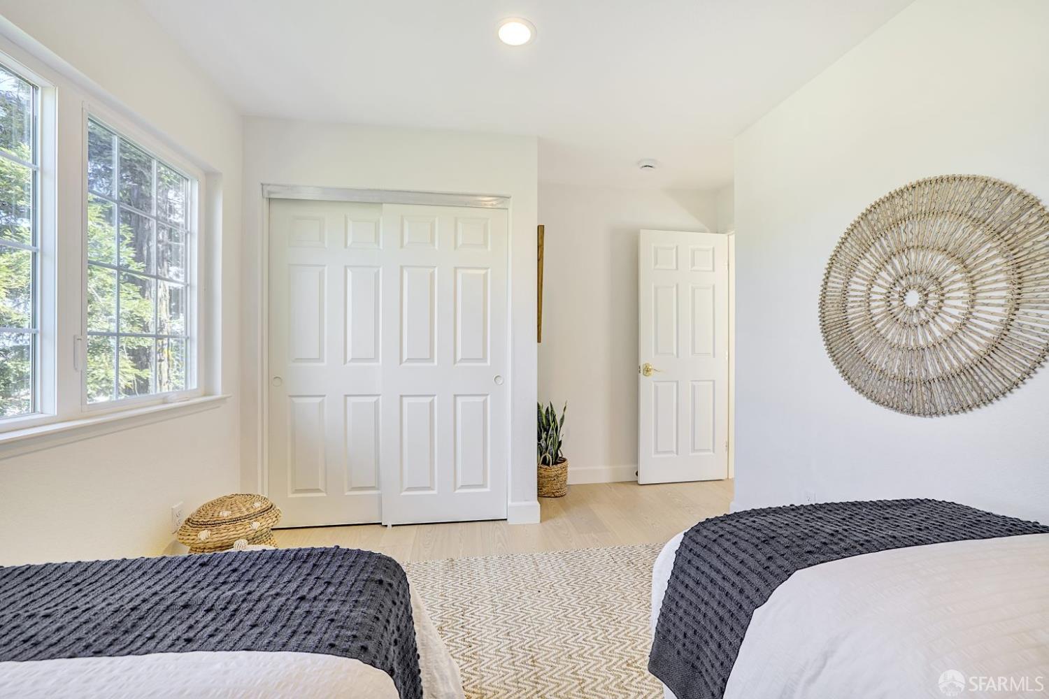 Detail Gallery Image 28 of 46 For 1595 Fifth Ave, Belmont,  CA 94002 - 3 Beds | 2/1 Baths