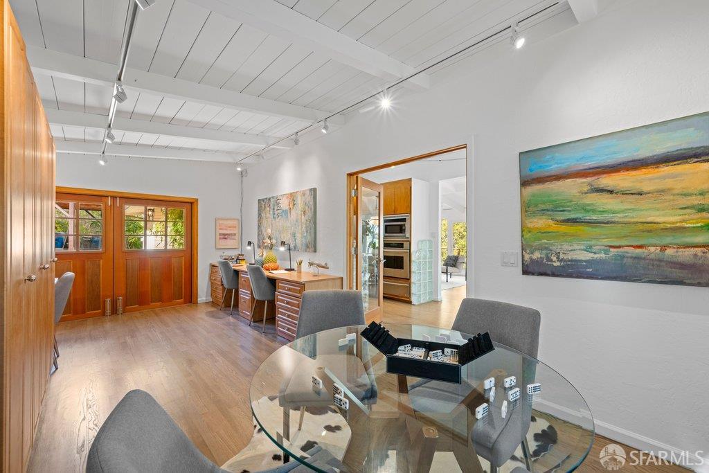 Detail Gallery Image 31 of 98 For 25 Siesta Ct, Portola Valley,  CA 94028 - 5 Beds | 3/1 Baths