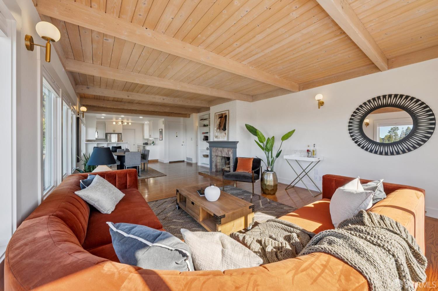 Detail Gallery Image 8 of 51 For 6189 Margarido Dr, Oakland,  CA 94618 - 3 Beds | 2/1 Baths