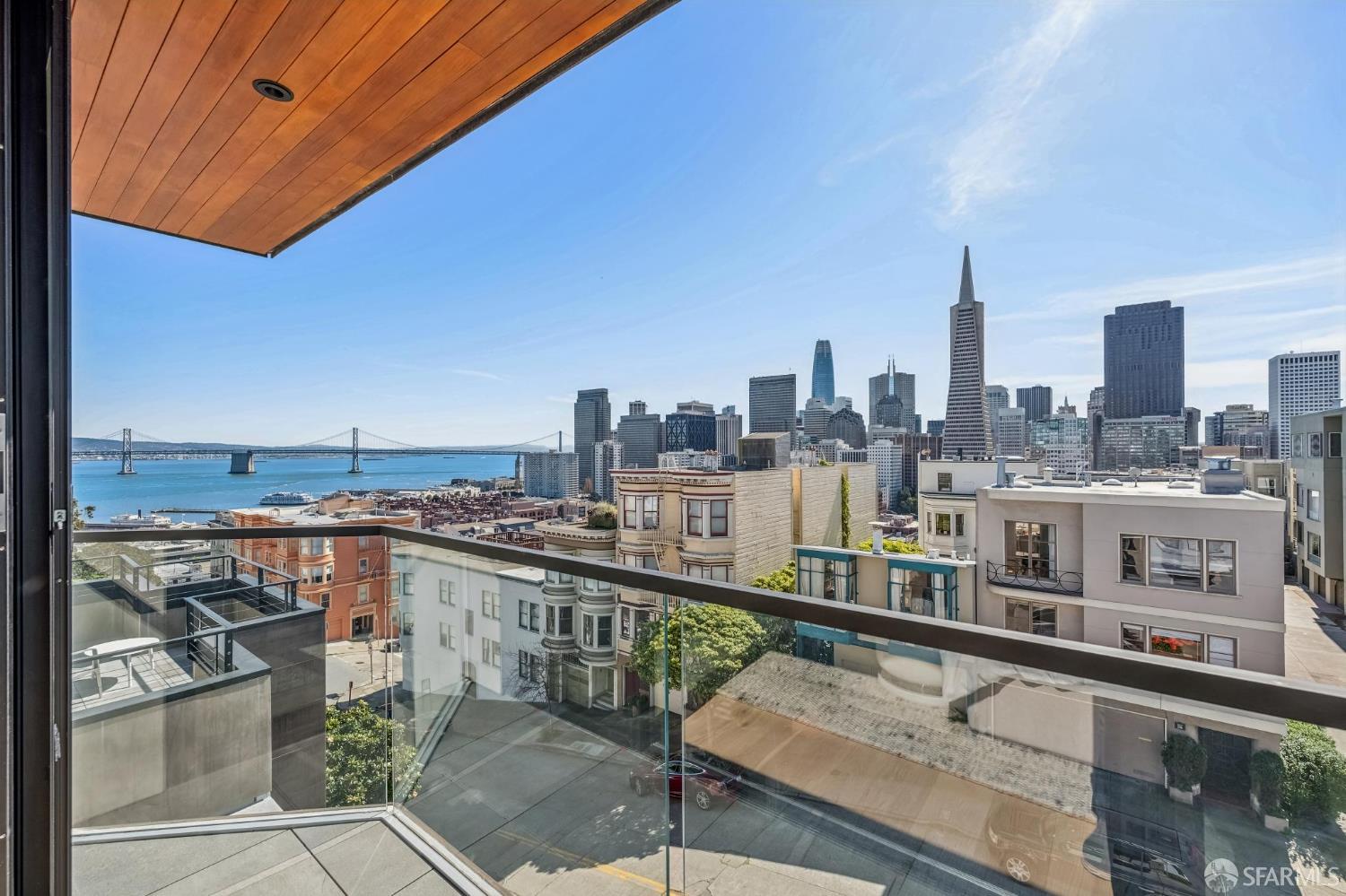 Detail Gallery Image 19 of 77 For 312 Green St, San Francisco,  CA 94122 - 5 Beds | 4/1 Baths