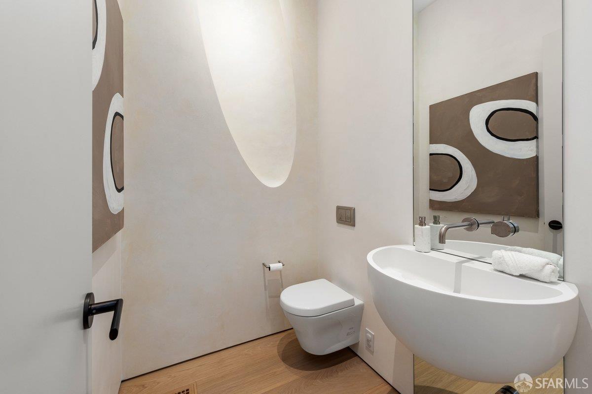 Detail Gallery Image 29 of 61 For 1913 Sacramento St, San Francisco,  CA 94109 - 3 Beds | 2/1 Baths