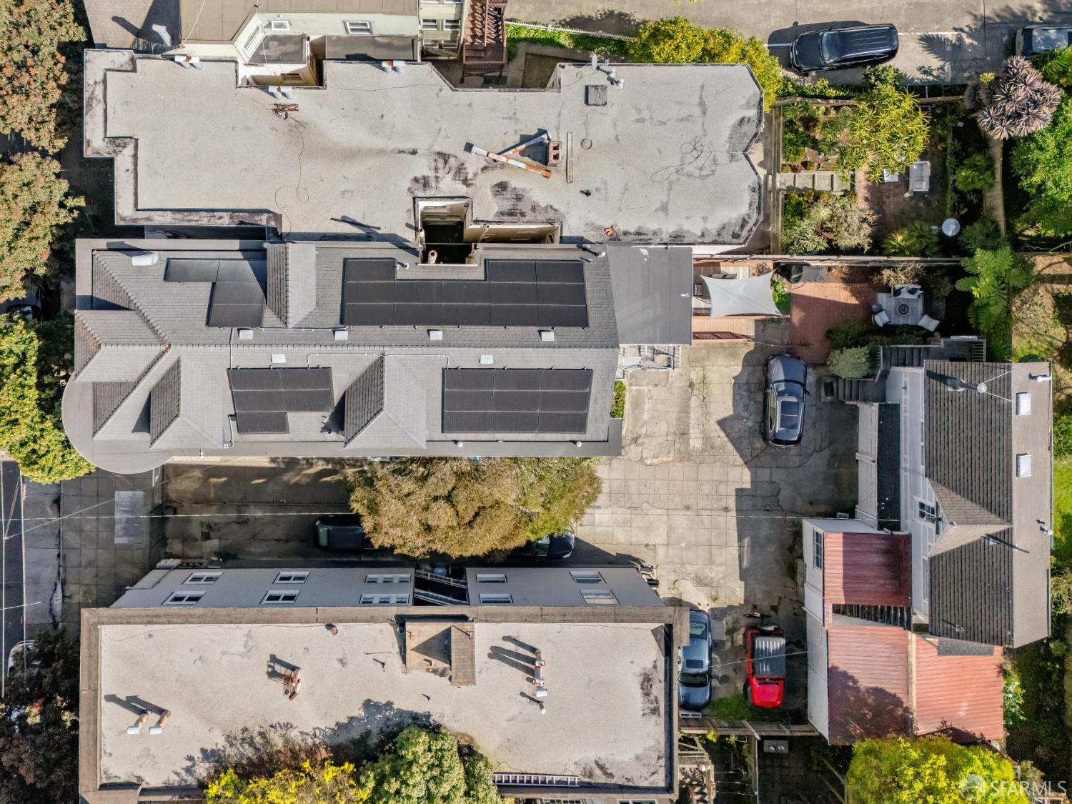 Detail Gallery Image 59 of 62 For 1461 Page St, San Francisco,  CA 94117 - 7 Beds | 4/2 Baths