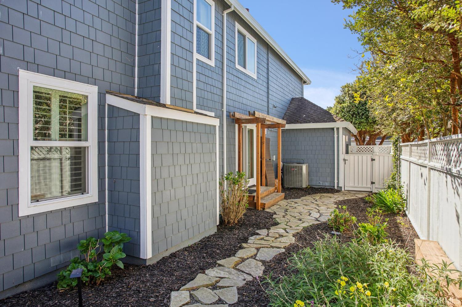 Detail Gallery Image 57 of 67 For 116 Eagle Trace Dr, Half Moon Bay,  CA 94019 - 5 Beds | 3/1 Baths