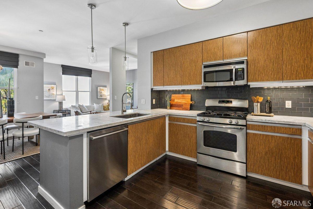 Detail Gallery Image 15 of 36 For 5900 3rd St #2406,  San Francisco,  CA 94124 - 3 Beds | 2 Baths