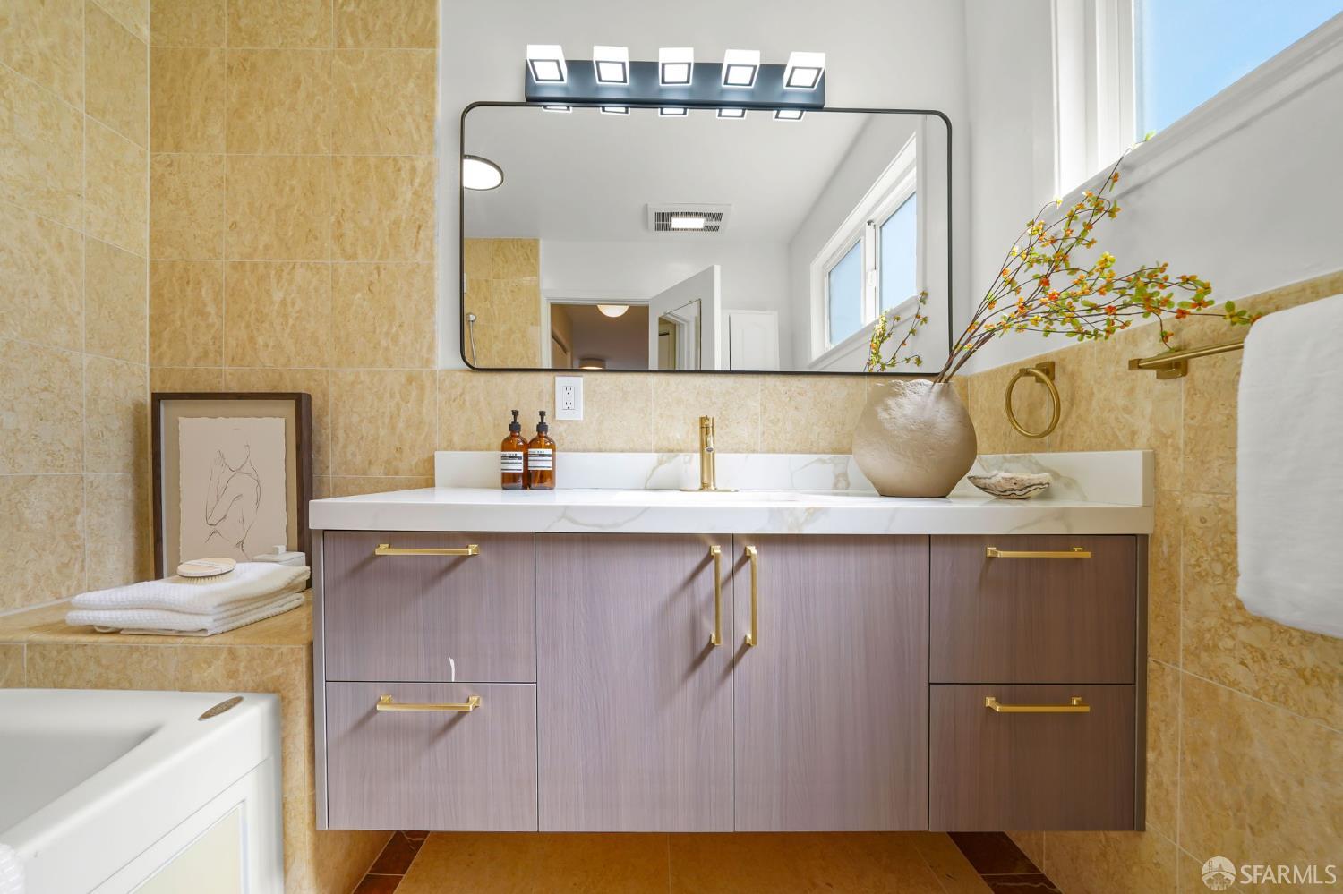 Detail Gallery Image 21 of 48 For 12 Elmwood Dr, Daly City,  CA 94015 - 4 Beds | 4 Baths